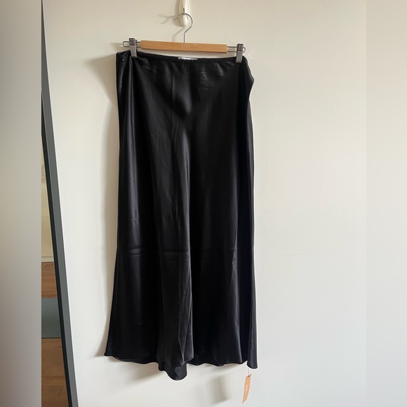 Reformation Layla Silk Skirt. Black. Size 12. - Picture 2 of 5
